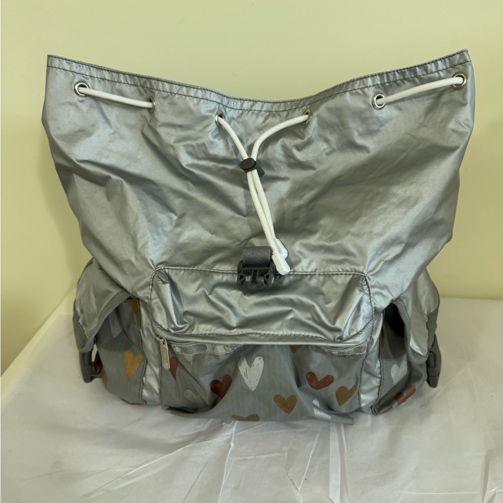 NWOT LeSportsac Silver/Gray Voyager Backpack - Picture 5 of 9